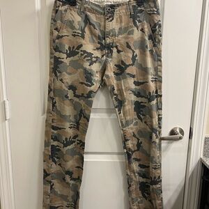 Levi's Camo Pants Size 32x34